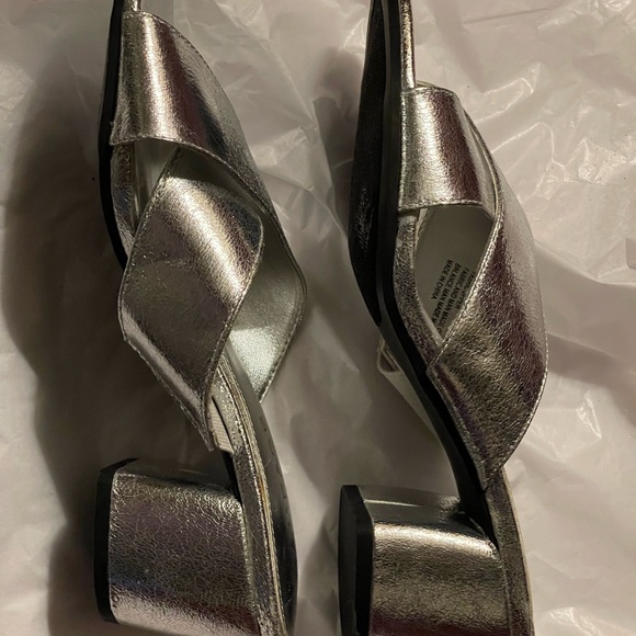 Rampage silver block heel sandals NWOT - Picture 3 of 6
